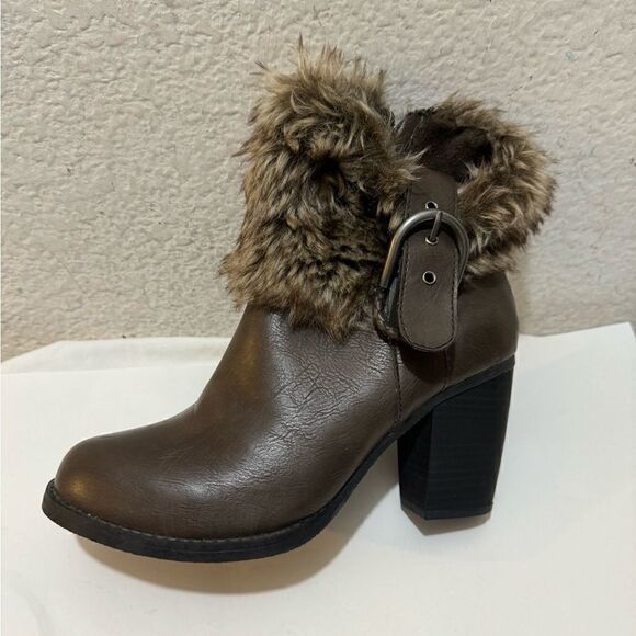 Sugar Pursuit Brown Boots with Faux Fur Collar - Picture 2 of 16